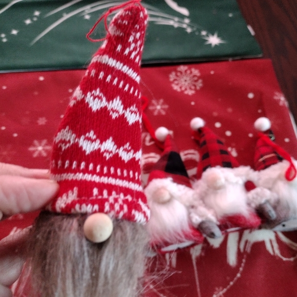 Christmas mini Light up Gnomes, Pillow Covers, Gnome Beer Pong Ball Decor - Picture 4 of 7